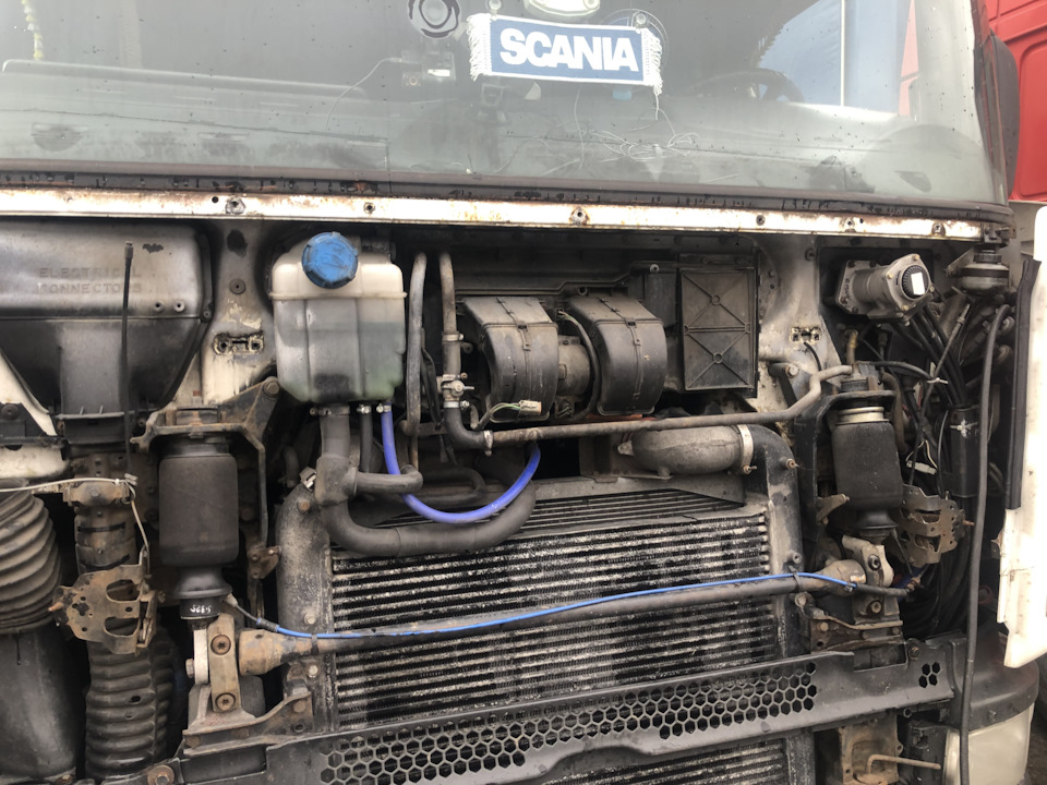 Замена радиатора Scania