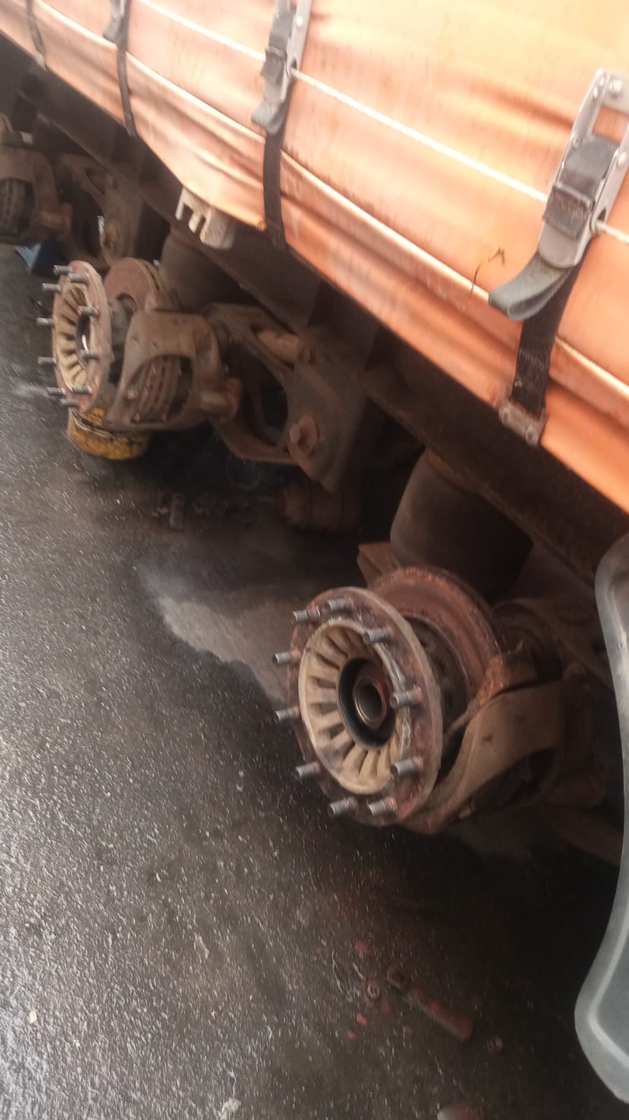 Ремонт суппортов полуприцепа. Замена дисков и колодок. Ремонт суппортов полуприцепа. Замена дисков и колодок.